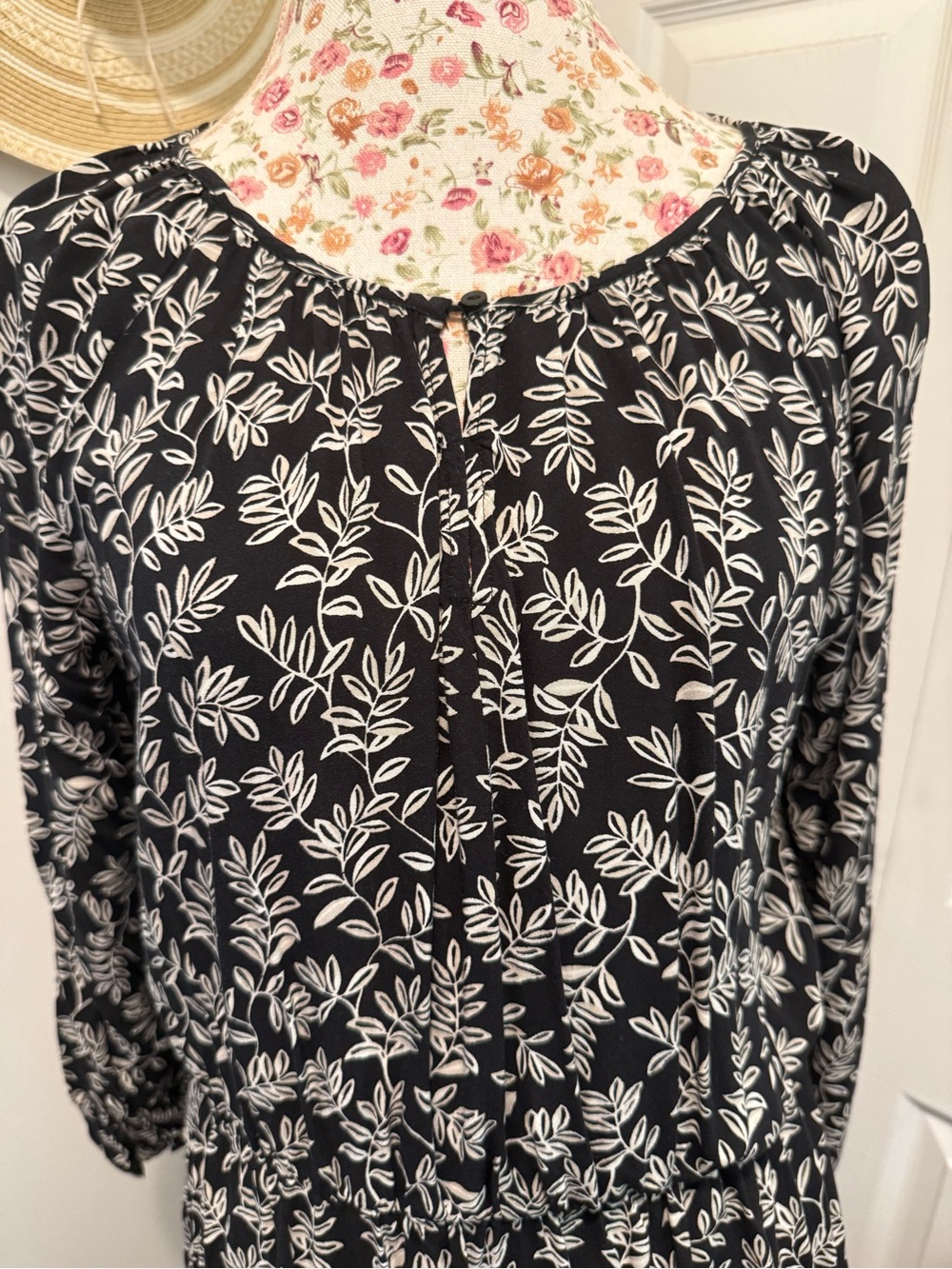 Old Navy Black Maxi Dress with White Leaf Print - Picture 2 of 6